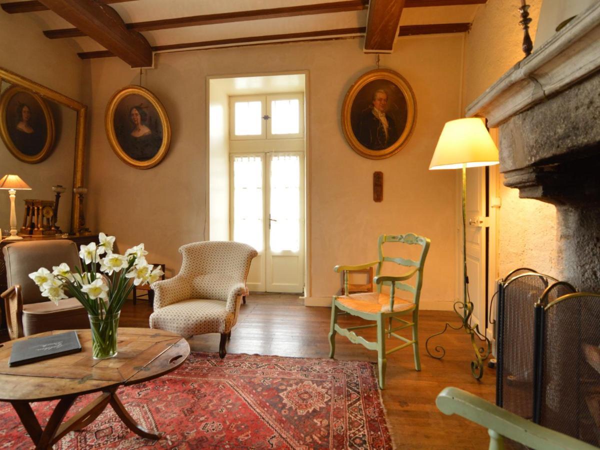 Magnificent Holiday Home With Pool Saint-Paul-du-Bois Δωμάτιο φωτογραφία